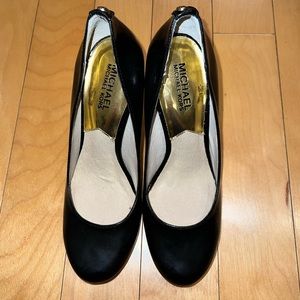 Michael Kors Classic Black Pumps size 7